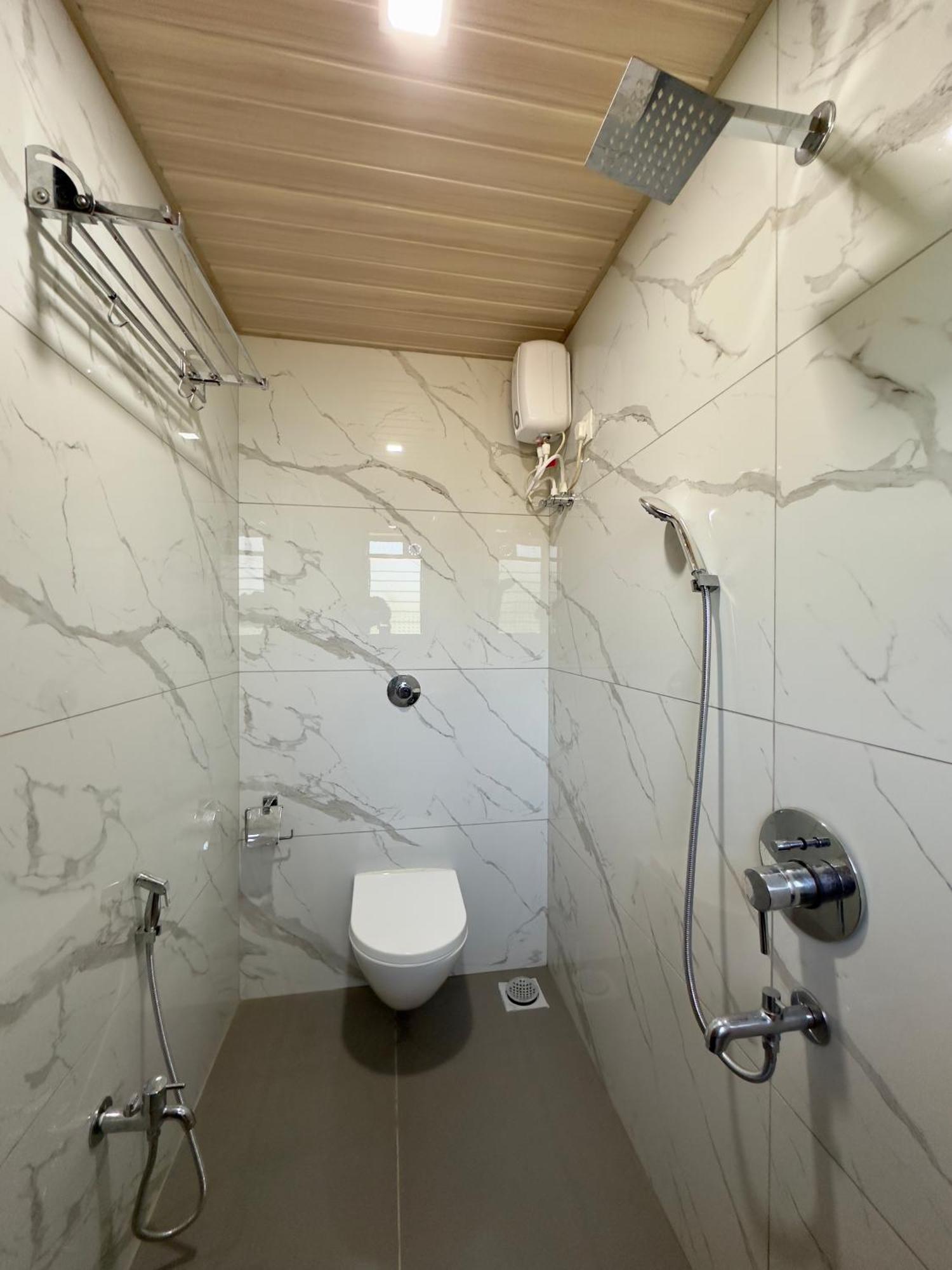 Sapphire Mansion Hotel Алибаг Екстериор снимка