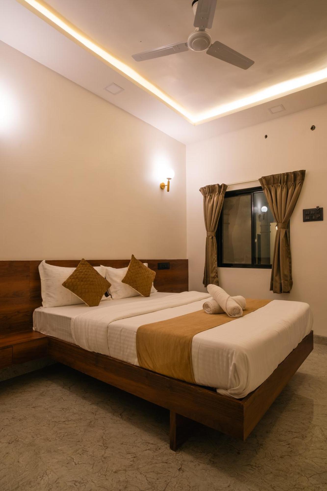 Sapphire Mansion Hotel Алибаг Екстериор снимка