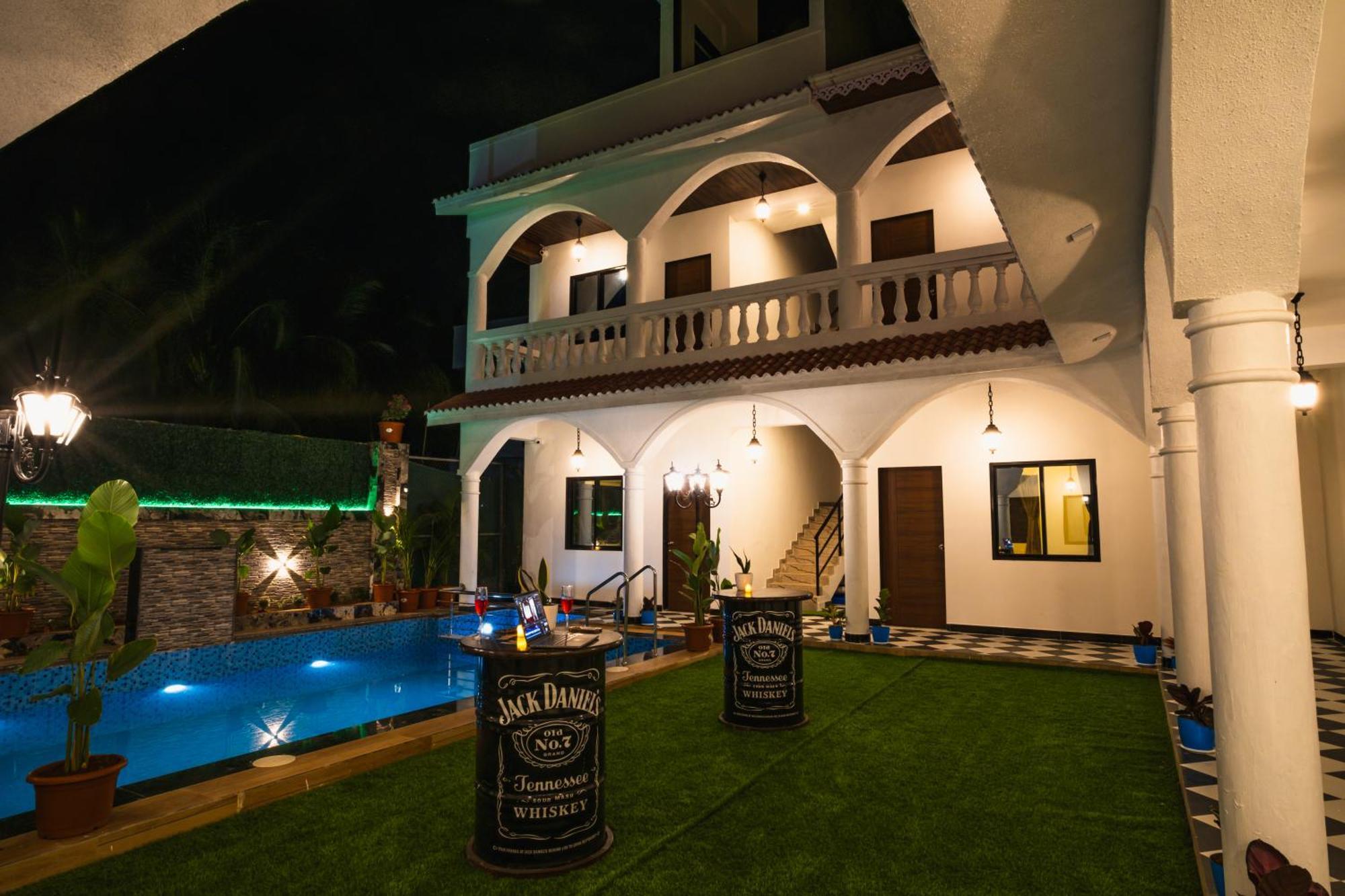 Sapphire Mansion Hotel Алибаг Екстериор снимка
