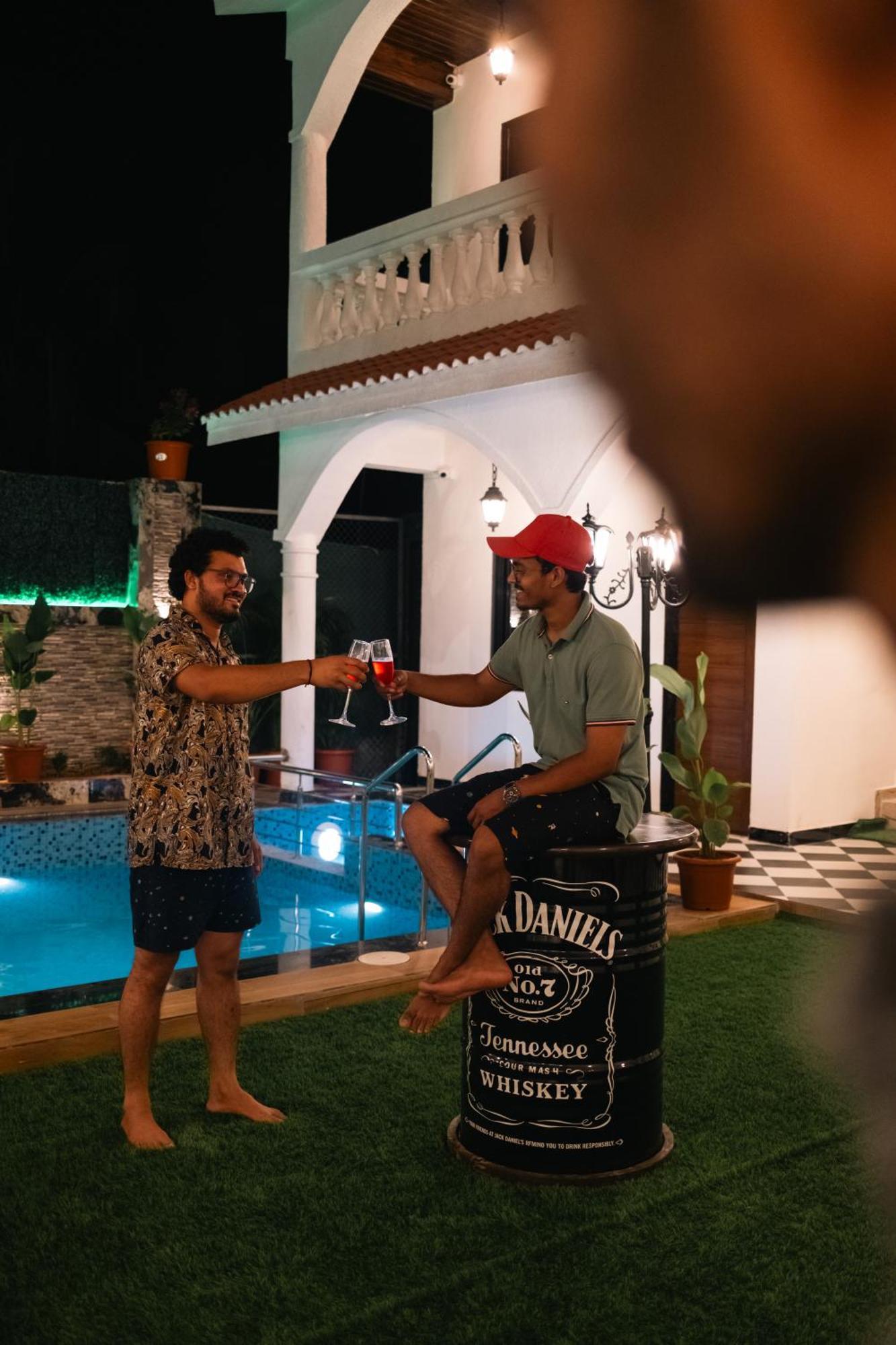 Sapphire Mansion Hotel Алибаг Екстериор снимка